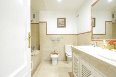 nya lägenheter Estepona bathroom